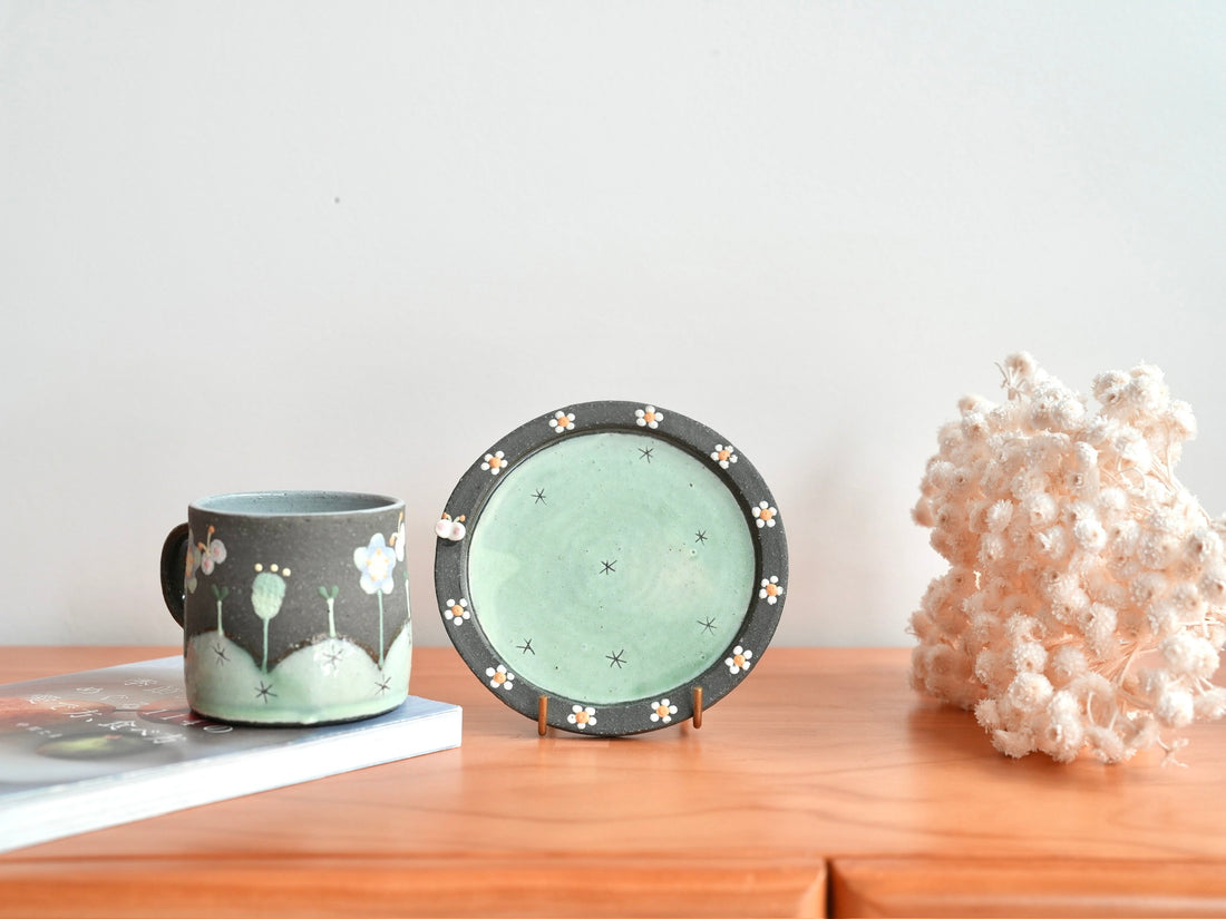 Akemi Nakamura 中村明美 Flower Straight Mug with Saucer AN08