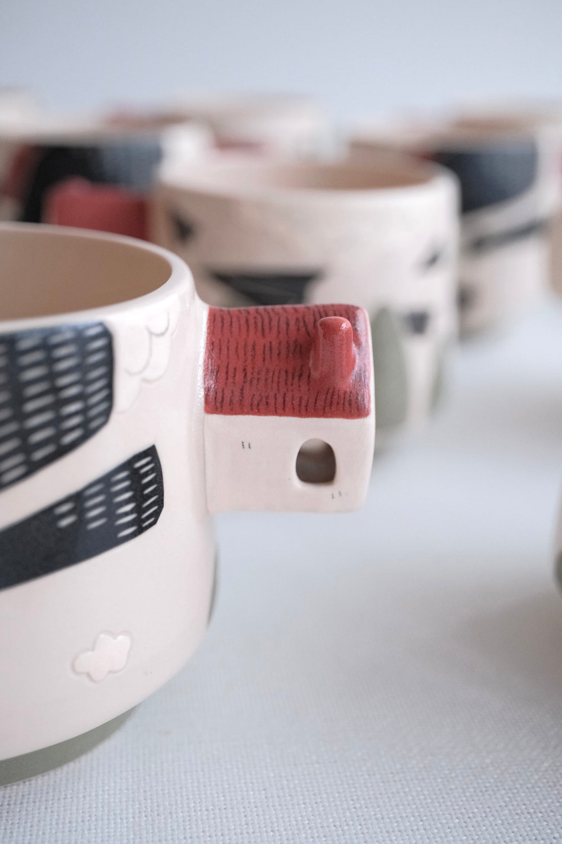 Shirogarasu Studio - Red House Cup BY117