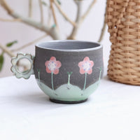 Akemi Nakamura 中村明美 Flower Mug with Ring Handle AN01
