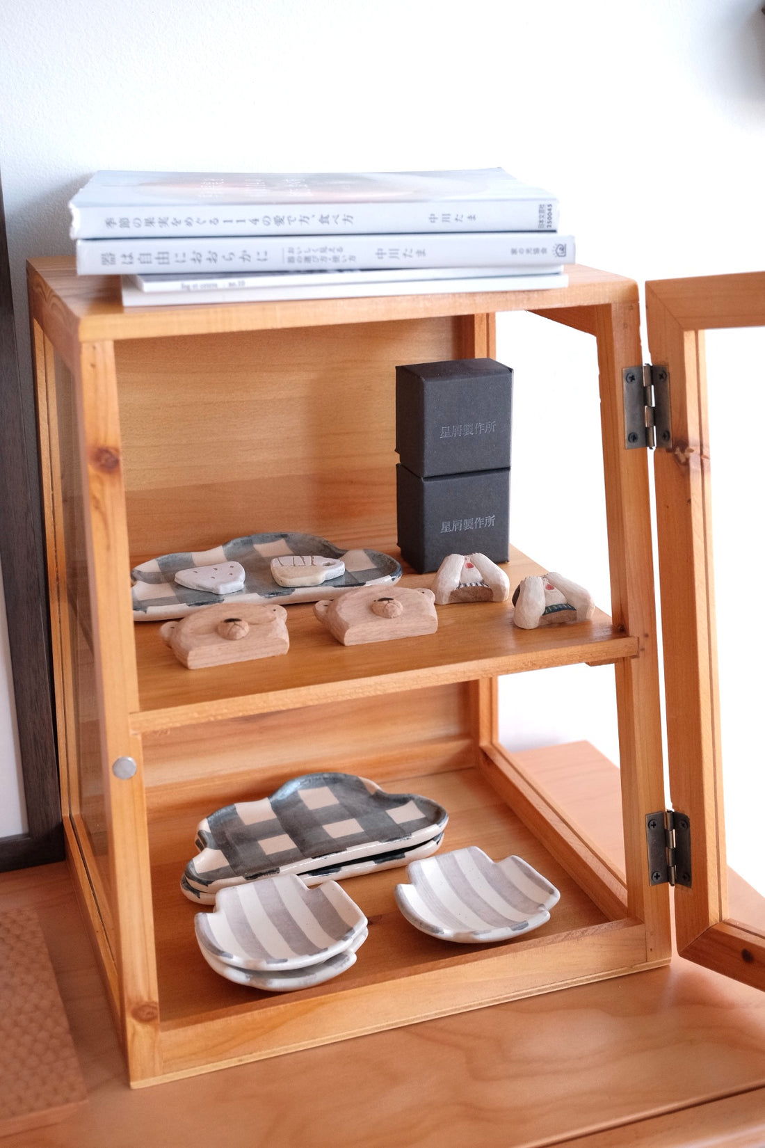 Natural Wood Storage Display Rack - Light