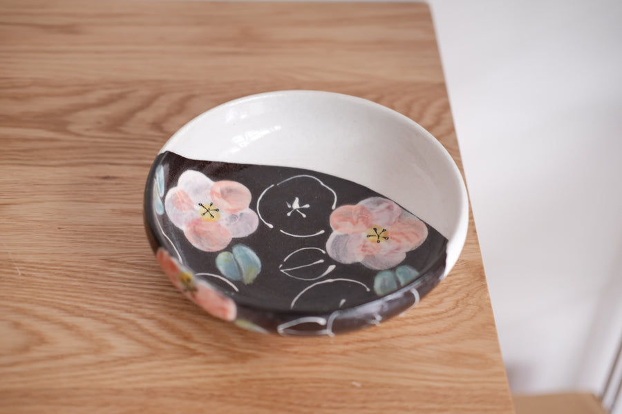 濑户烧手绘花朵圆形深碗餐盘