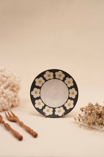 Kei Mitsumochi ミツ持啓 Floral Black Rim Round Plate - 16cm Small KM30