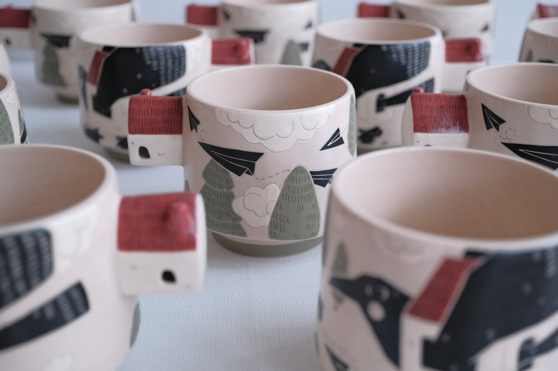 Shirogarasu Studio - Red House Cup BY117