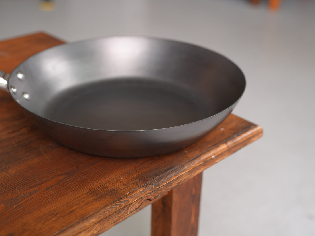 Yamada Kogyosho 山田工業所 HANAKO+a Frying Pan with Wooden Handle