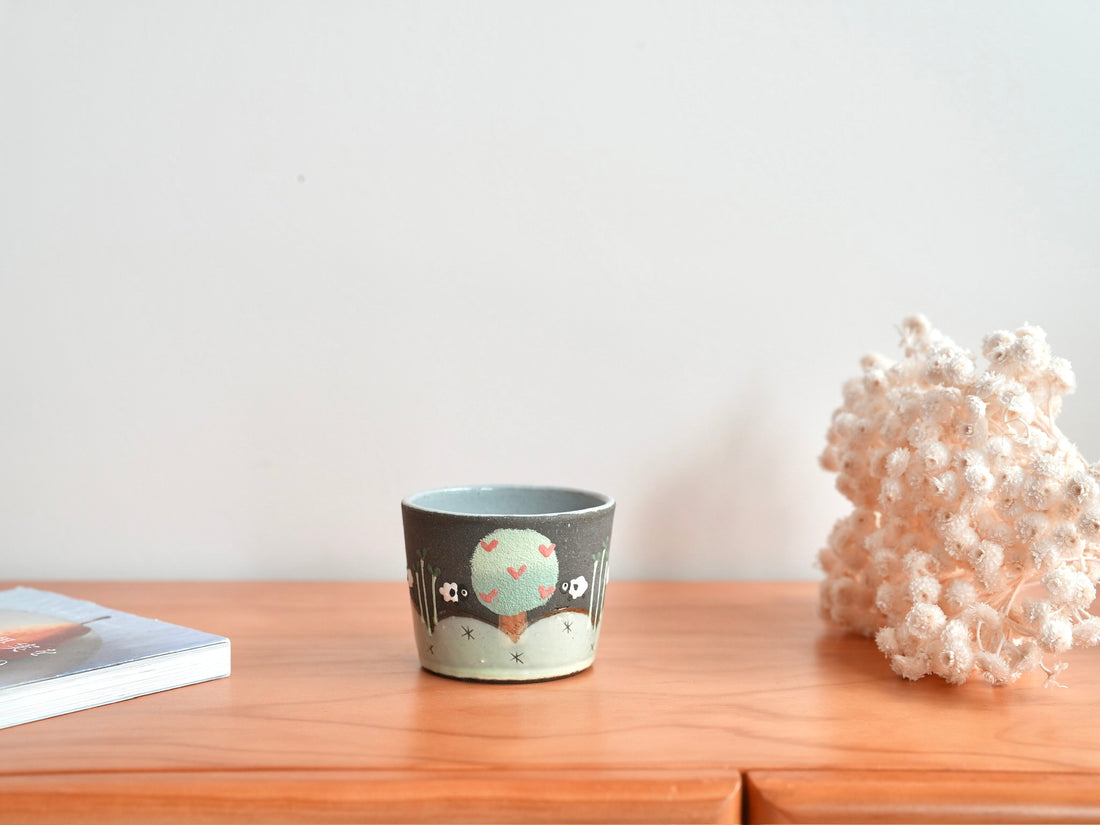 Akemi Nakamura 中村明美Sheep and Bee Free Cup AN10