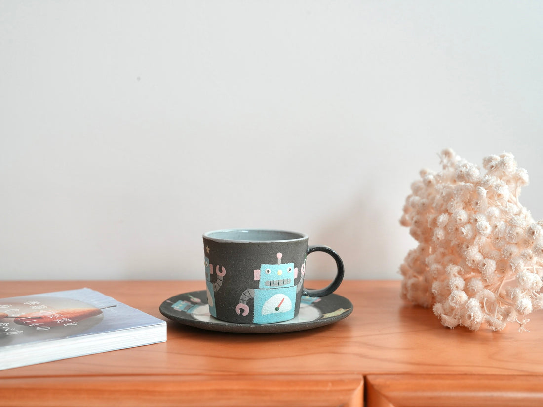 Akemi Nakamura 中村明美 Animal Mug with Saucer AN09
