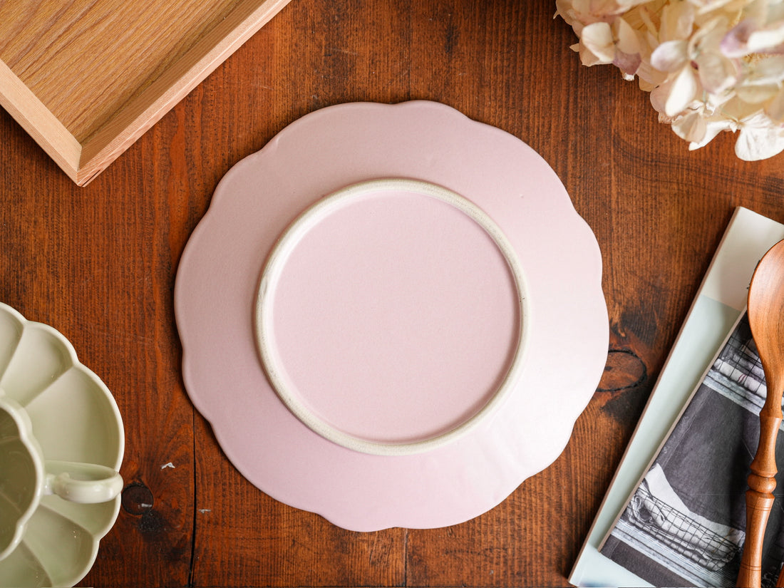 Atelier Gyuusha Medium Floral Shape Round Plate