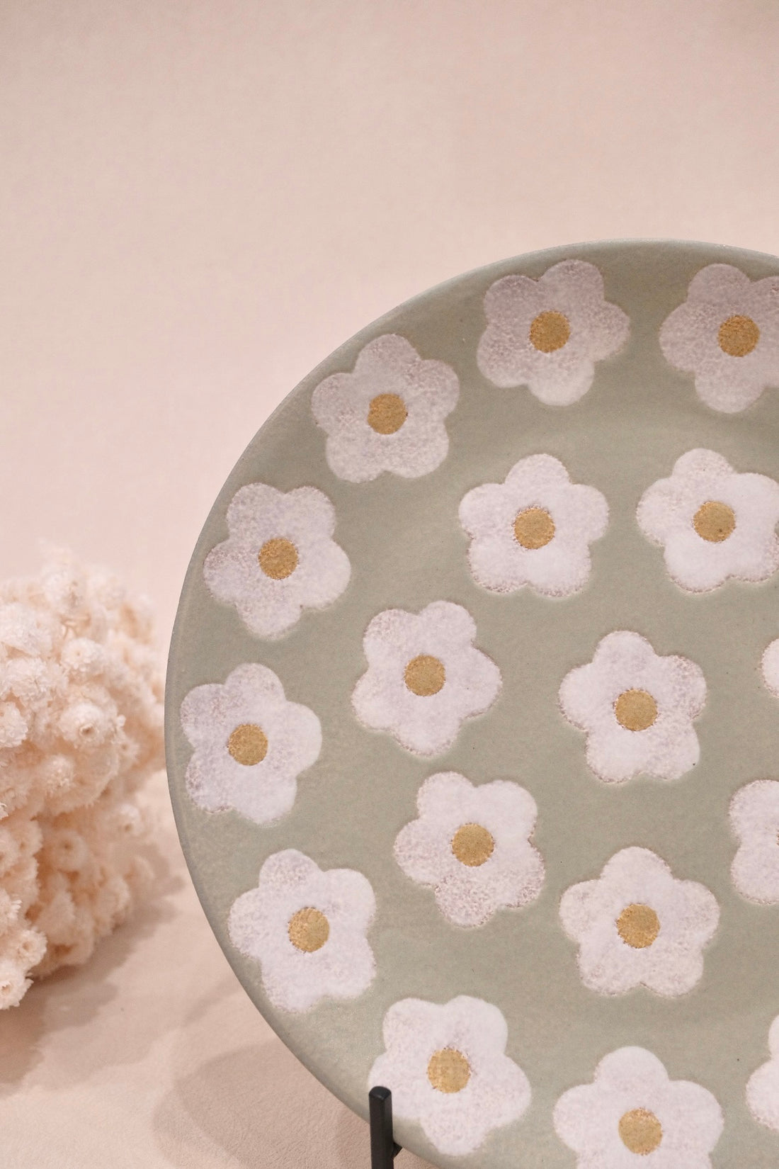 Kei Mitsumochi ミツ持啓 Green Flower Pattern Round Plate  KM46
