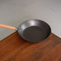 Yamada Kogyosho 山田工業所 HANAKO+a Frying Pan with Wooden Handle