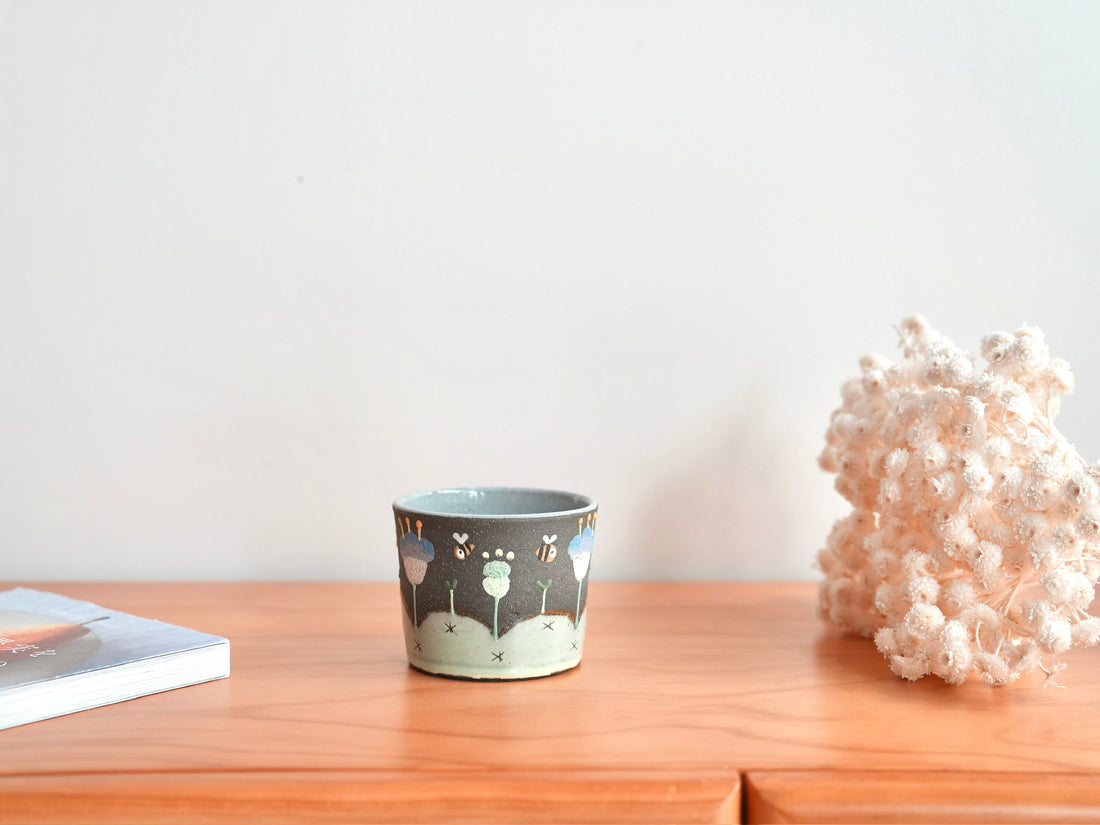 Akemi Nakamura 中村明美Sheep and Bee Free Cup AN10