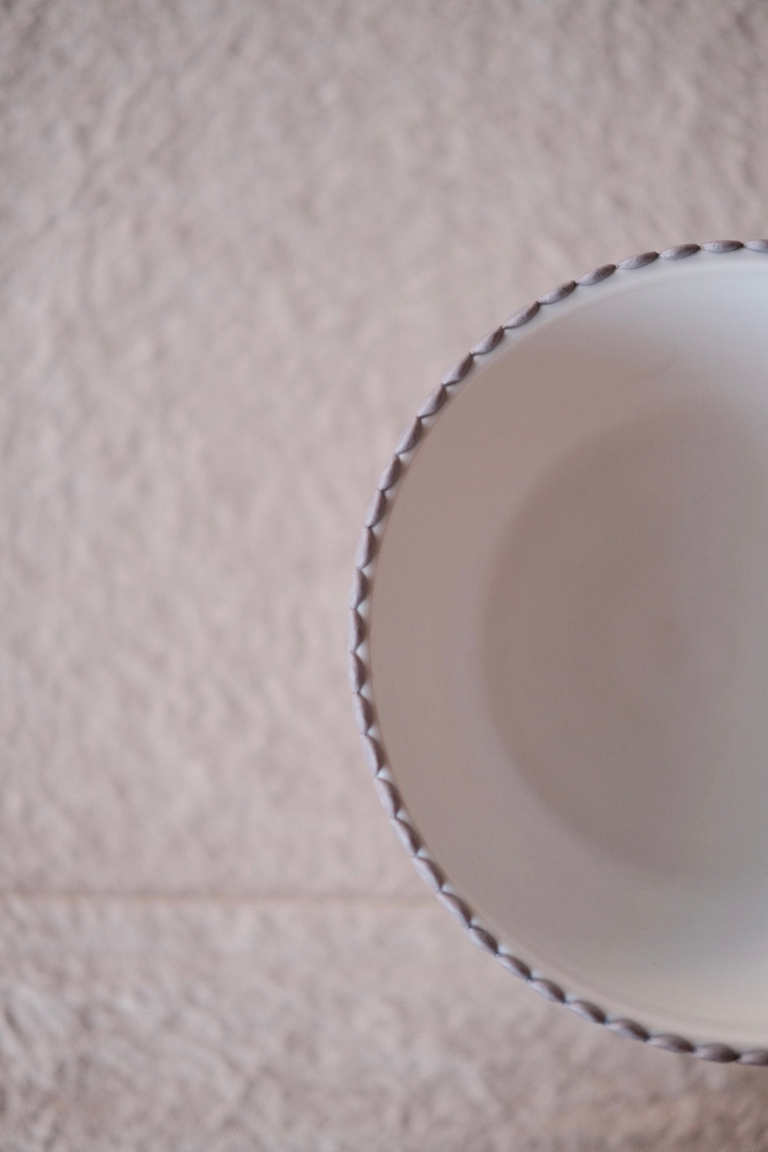 Akiko Uotani 魚谷 あきこ Round Dot Pedestal Bowl