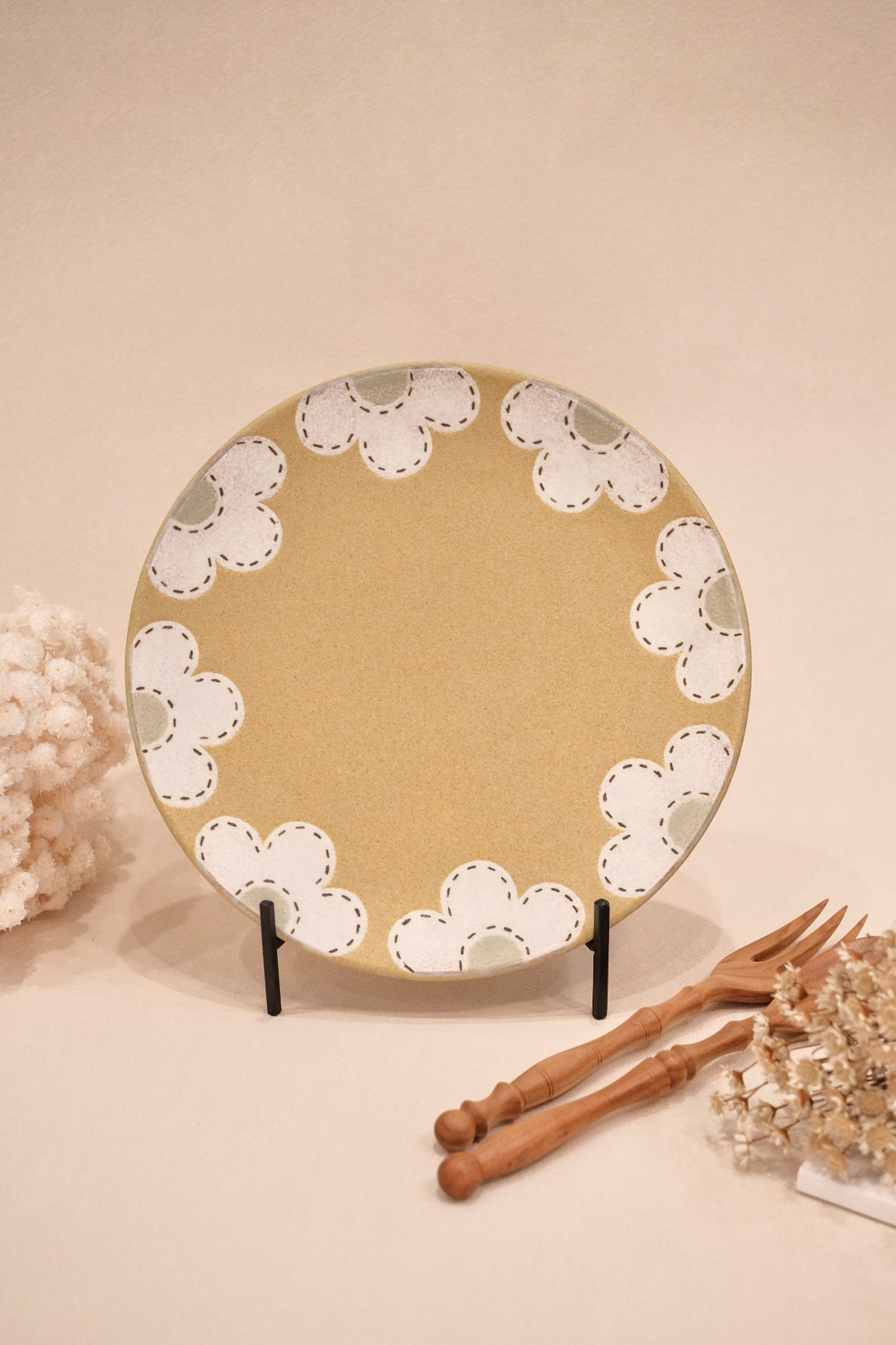 Kei Mitsumochi ミツ持啓 Round Plate - Yellow Flower KM04