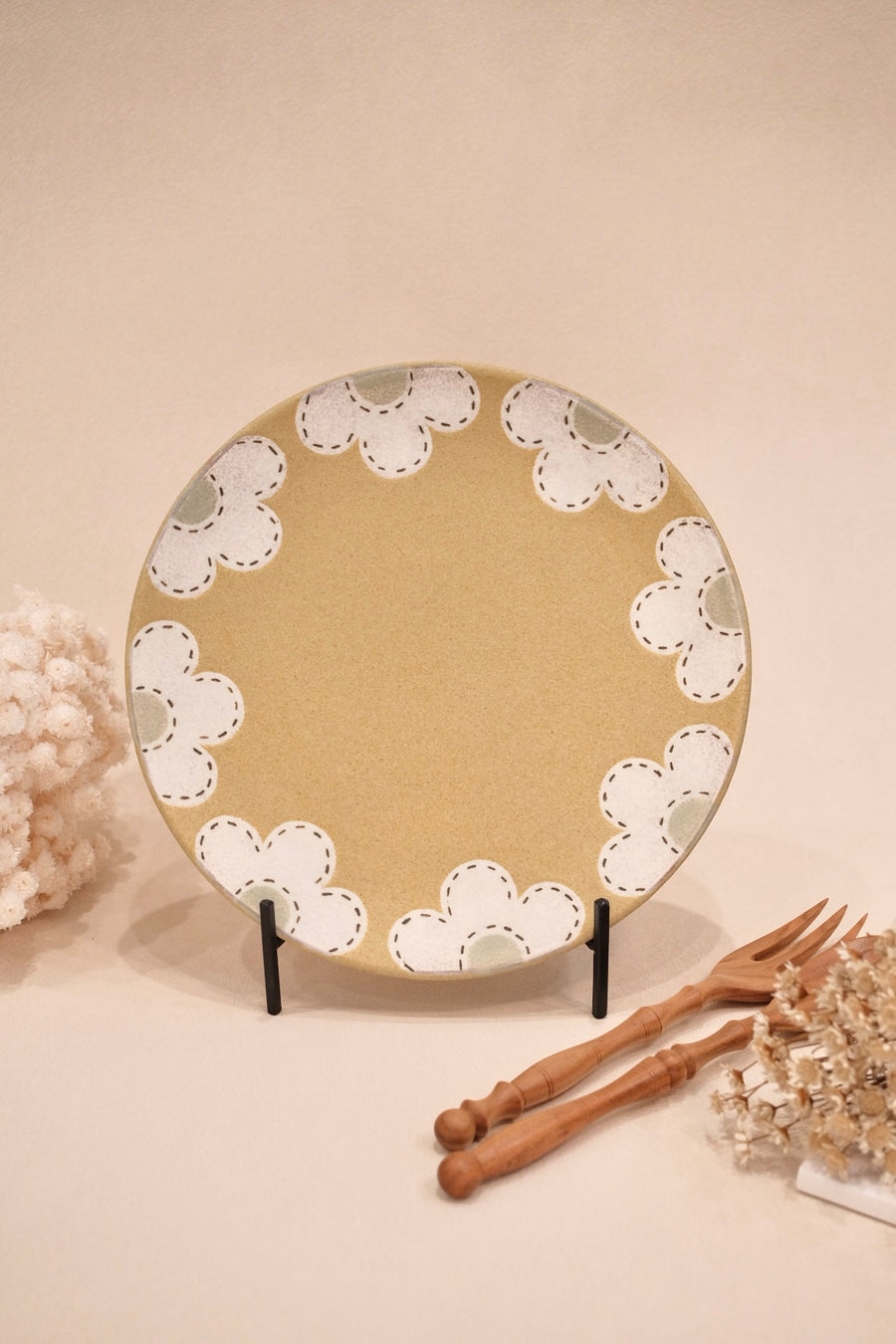 Kei Mitsumochi ミツ持啓 Round Plate - Yellow Flower KM04