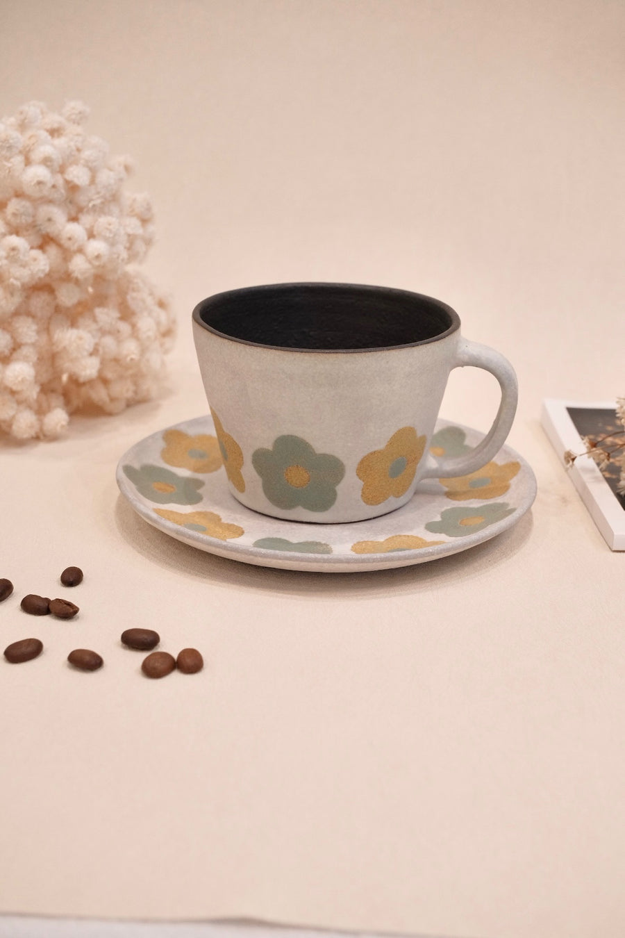 Kei Mitsumochi ミツ持啓 Green & Yellow Flower Mug and Saucer KM53