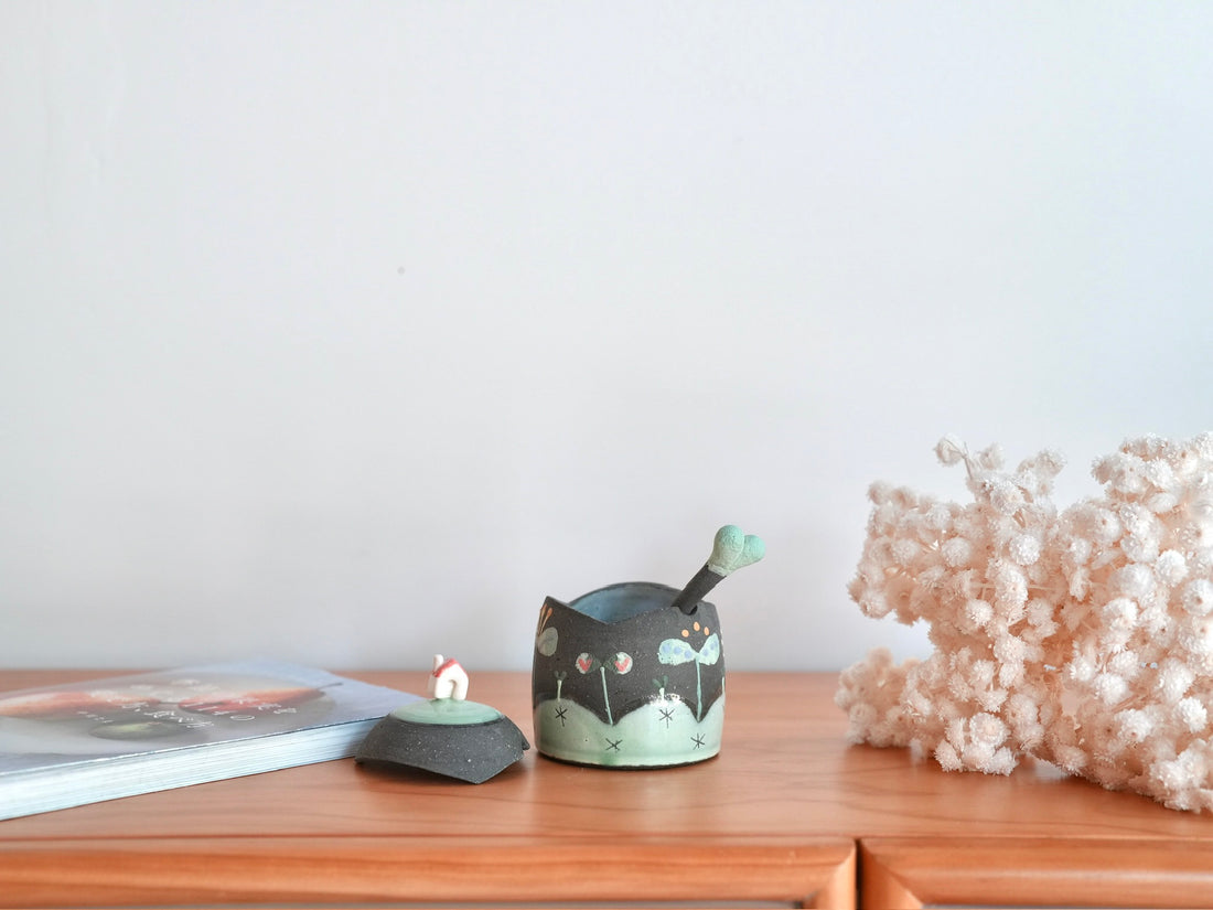 Akemi Nakamura 中村明美 Sugar Pot with Spoon AN31