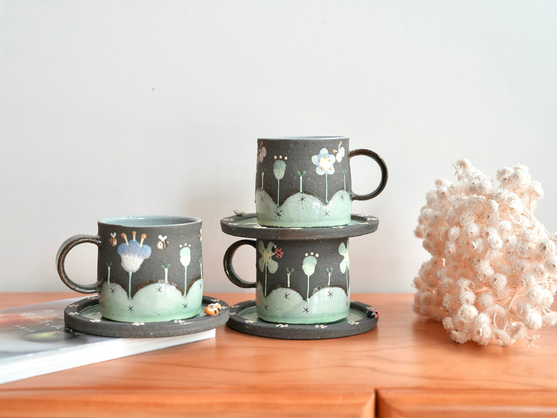 Akemi Nakamura 中村明美 Flower Straight Mug with Saucer AN08