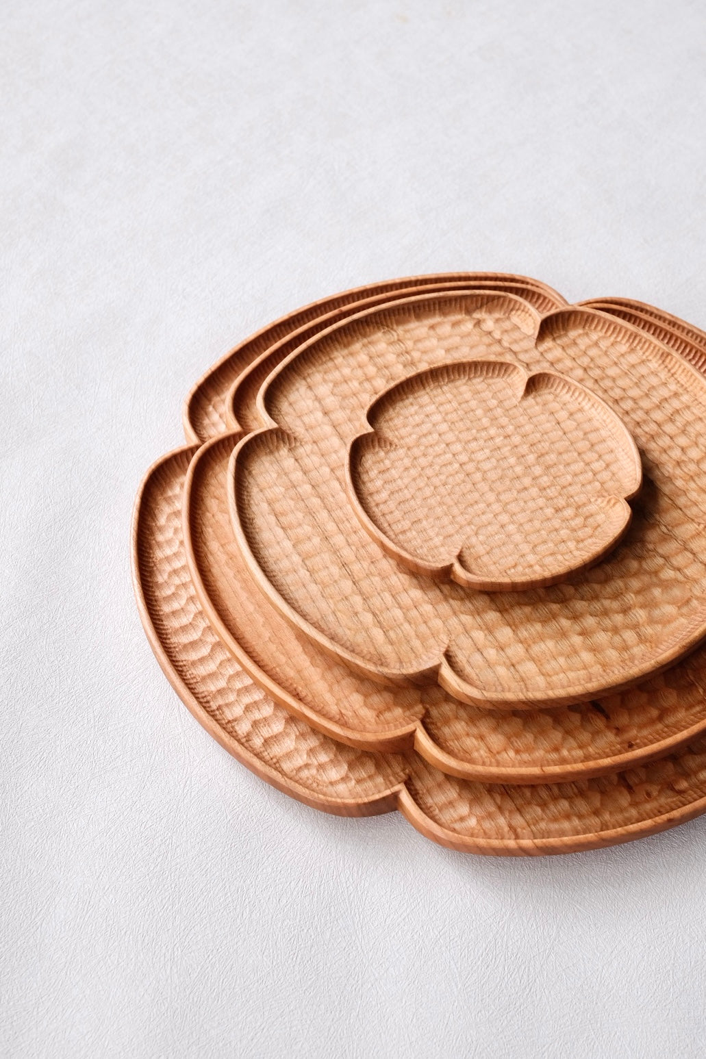Kazunori Takatsuka 高塚和則 Flower Plate Cherry Wood Medium KU08