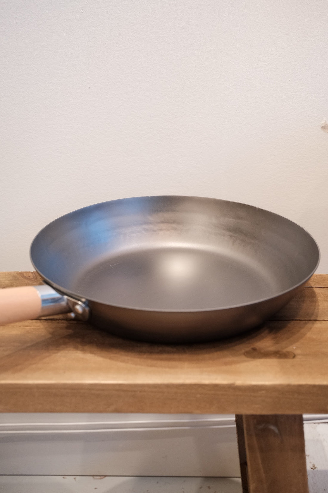 Yamada Kogyosho 山田工業所 HANAKO+a Frying Pan with Wooden Handle