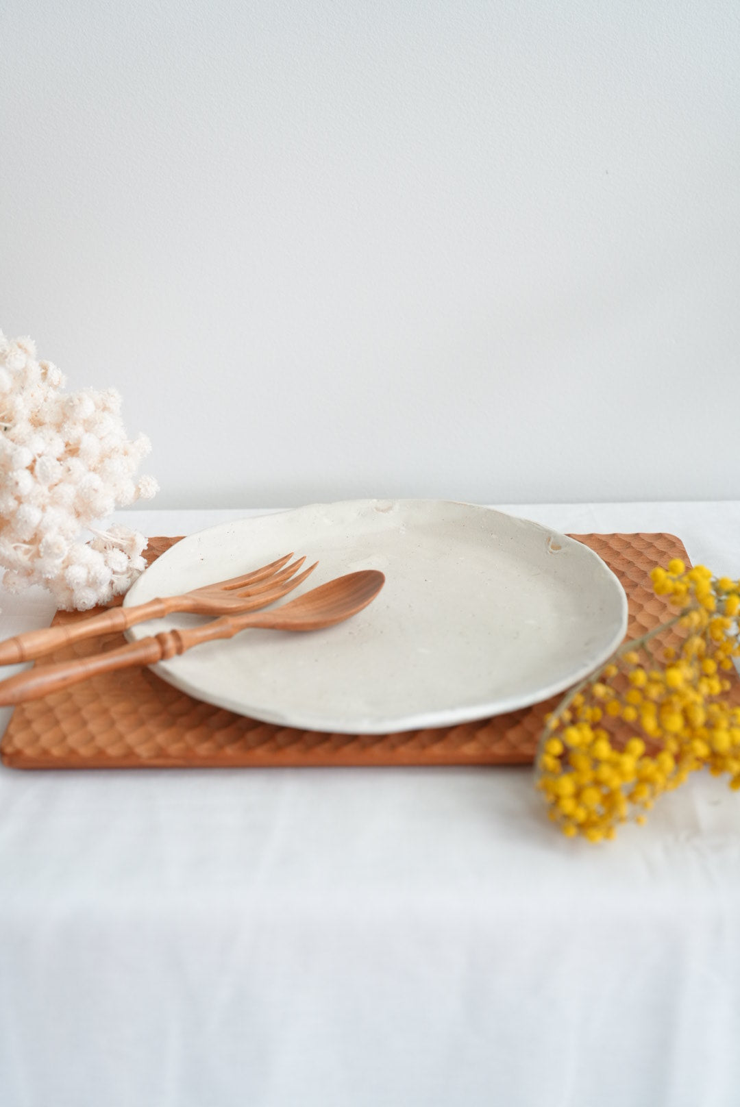 Tatsuo Horimizu 堀水達雄 White Round Plate TH04