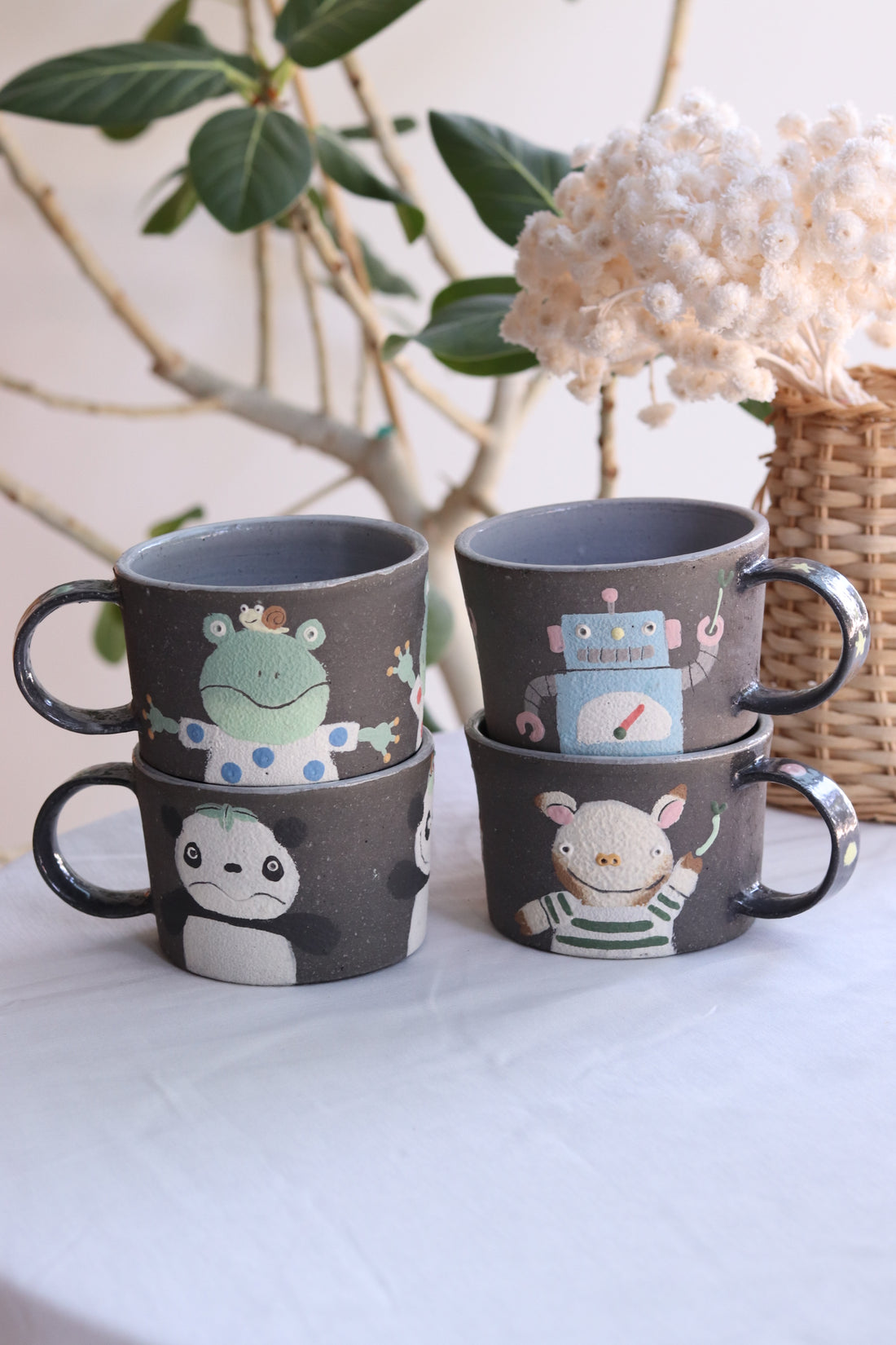 Akemi Nakamura 中村明美 Animal Mug AN03