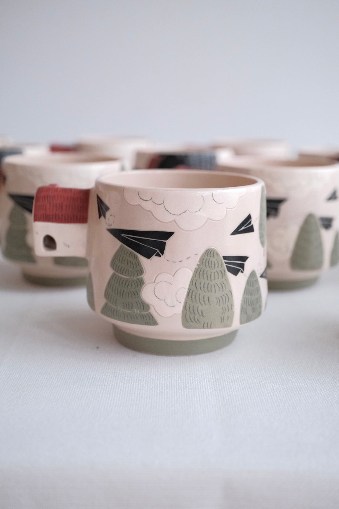 Shirogarasu Studio - Red House Cup BY117