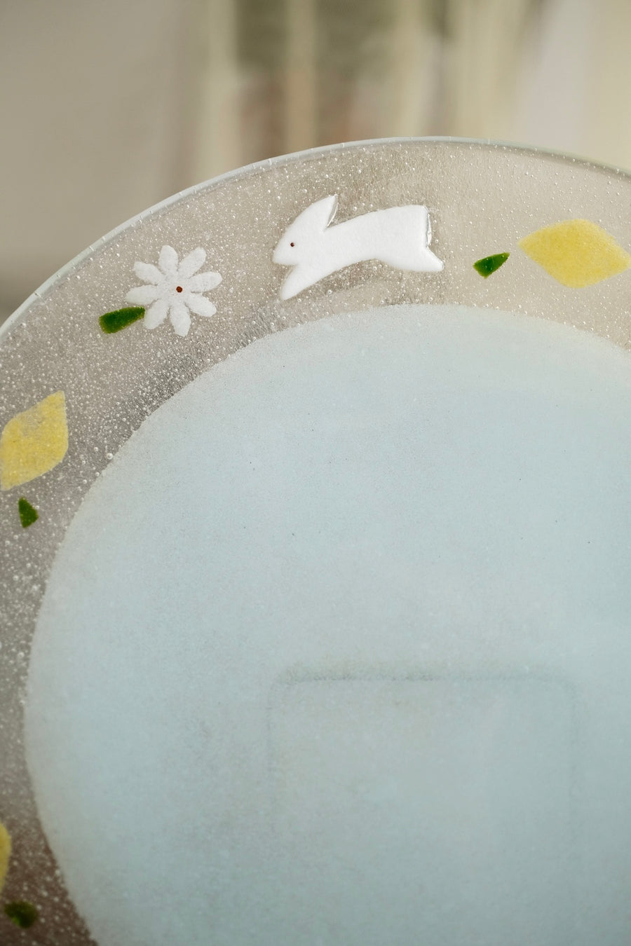 Fuji Glass Studio Blue Rabbit Lemon Flower Plate 18cm