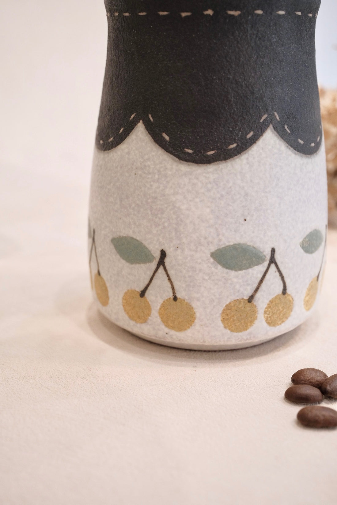 Kei Mitsumochi ミツ持啓 Yellow Cherry with Black Rim Vase KM80