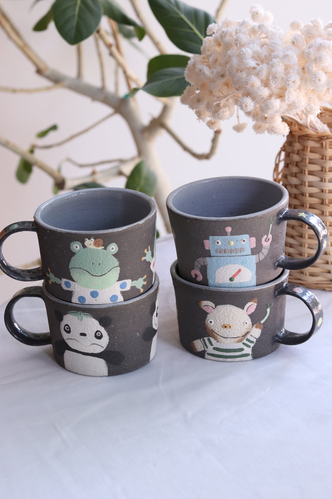 Akemi Nakamura 中村明美 Animal Mug AN03