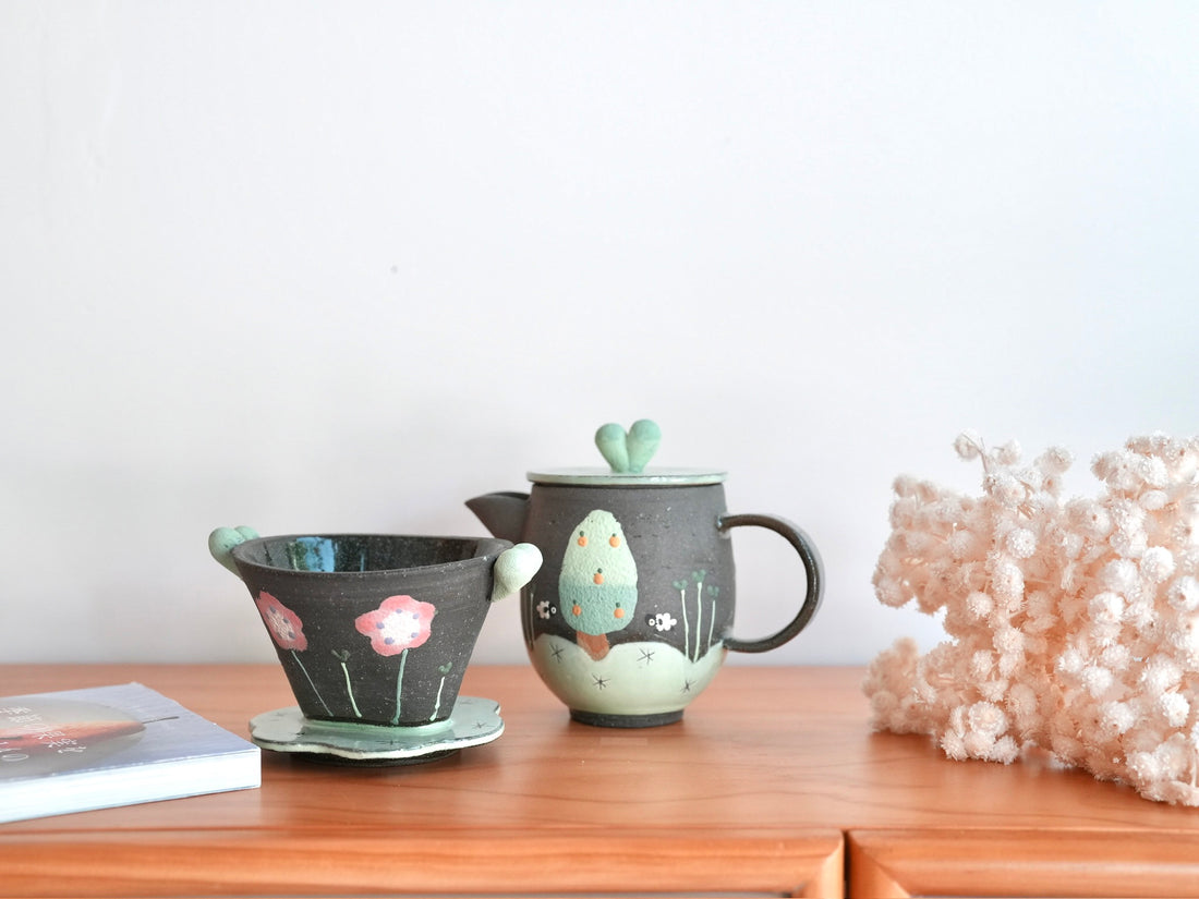 Akemi Nakamura 中村明美 Coffee Filter with Jug AN14