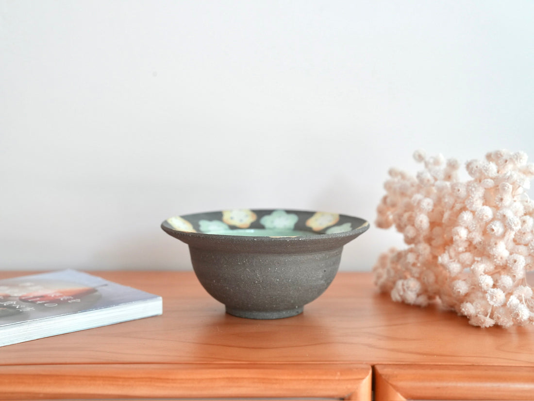Akemi Nakamura 中村明美 Flower Rim Bowl AN17
