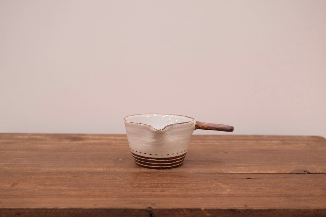 Emishi Kobo 池田匡優&美弥子 - Small Bowl with Handle and Spout EK23