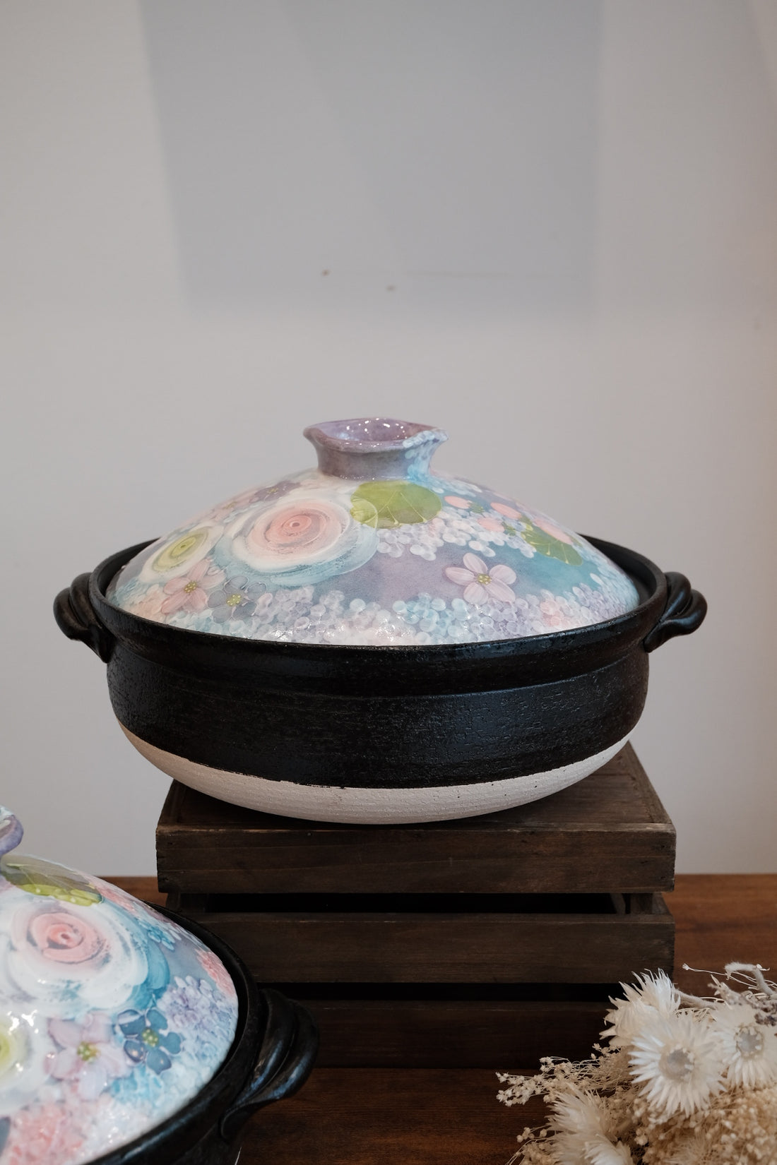 Setoware Flower Donabe Claypot - Rose Garden