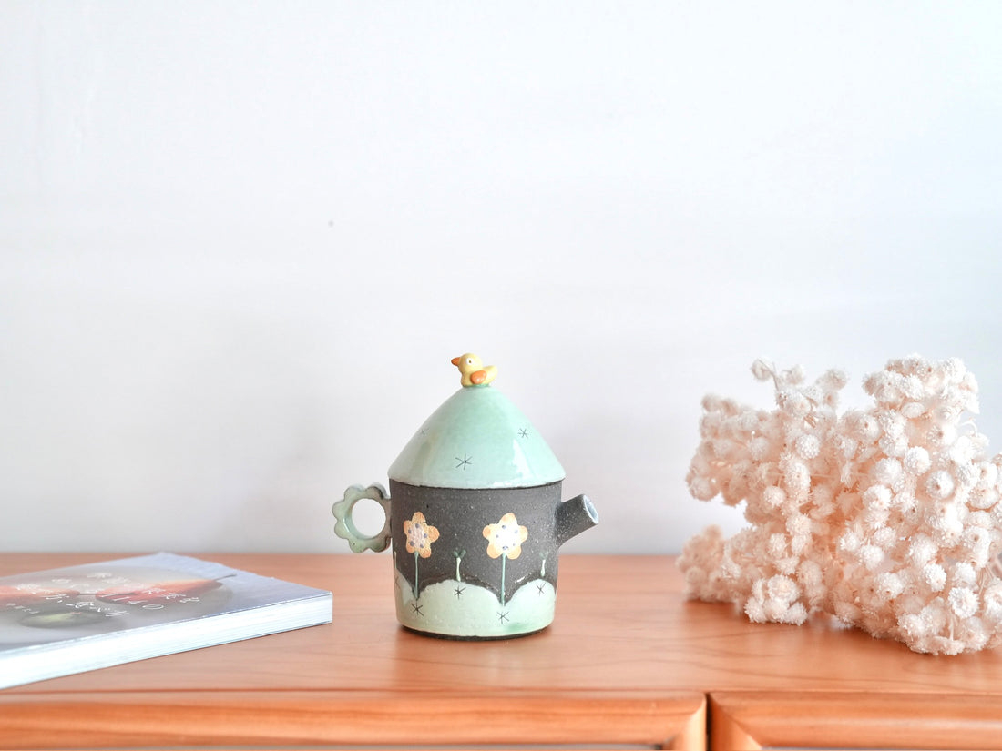 Akemi Nakamura 中村明美 Animal Teapot AN13