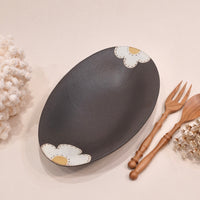 Kei Mitsumochi ミツ持啓 Oval Plate - Black Flower KM09