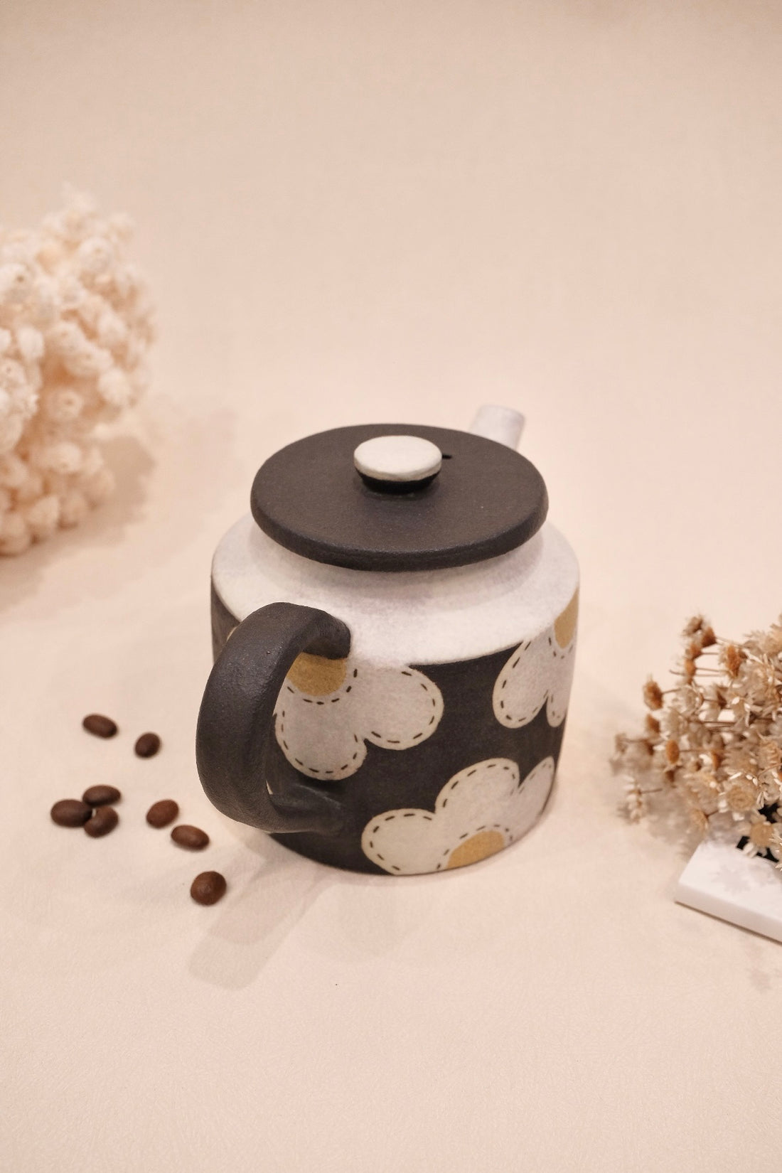 Kei Mitsumochi ミツ持啓 Flower Teapot - Black KM78