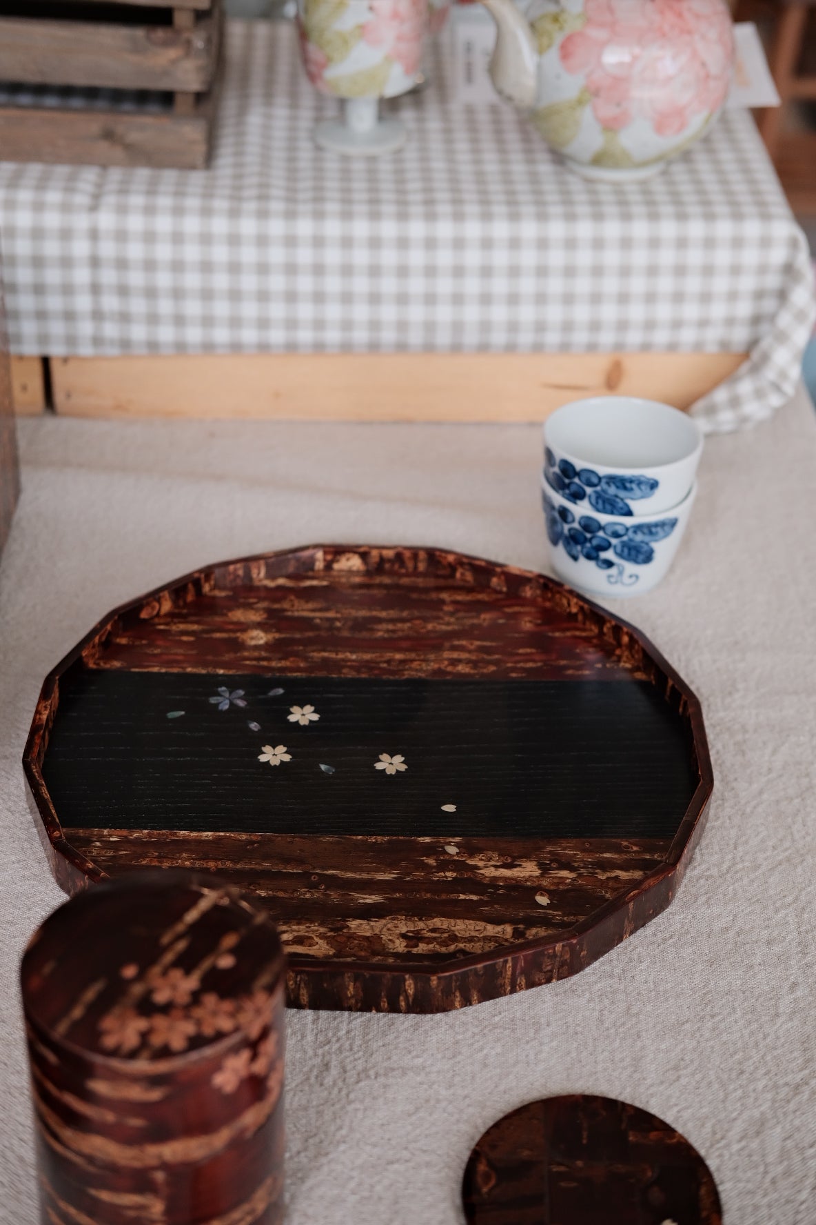 Yatsuyanagi Shell Inlay Sakura Akita Cherry Bark Work Hexadecagon Tray