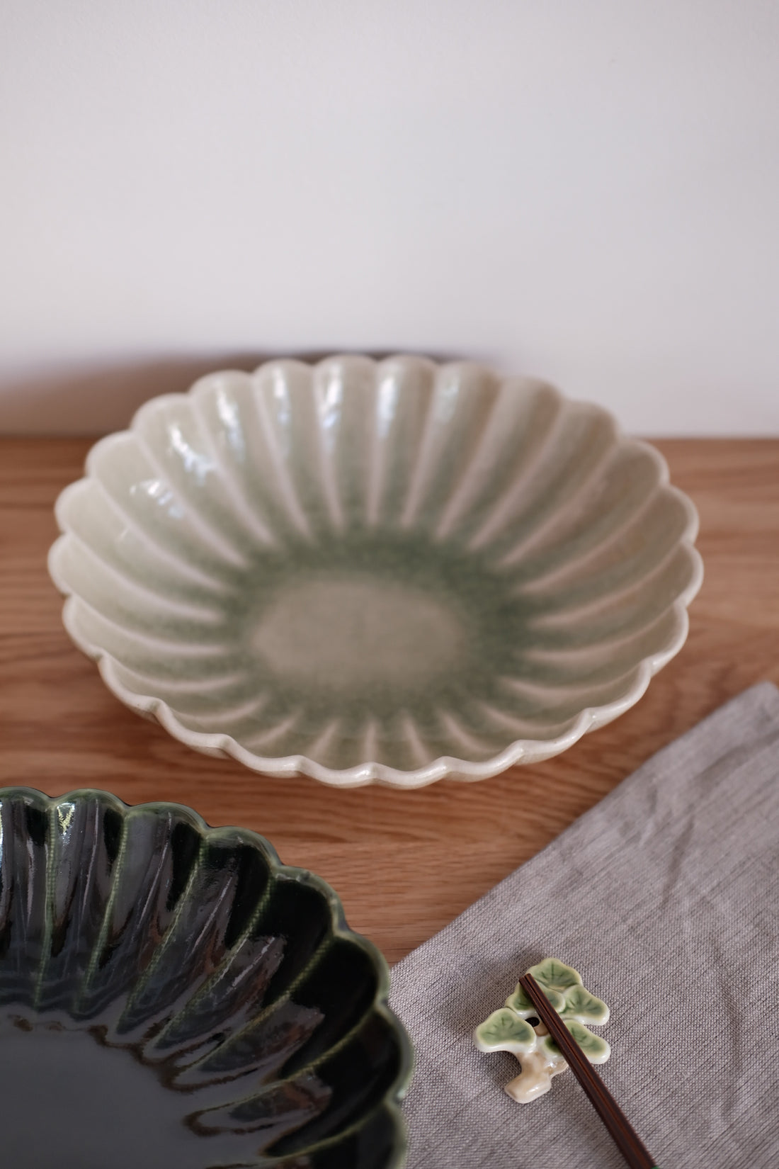 Japanese Chrysanthemum Shape Oval Serving Bowl