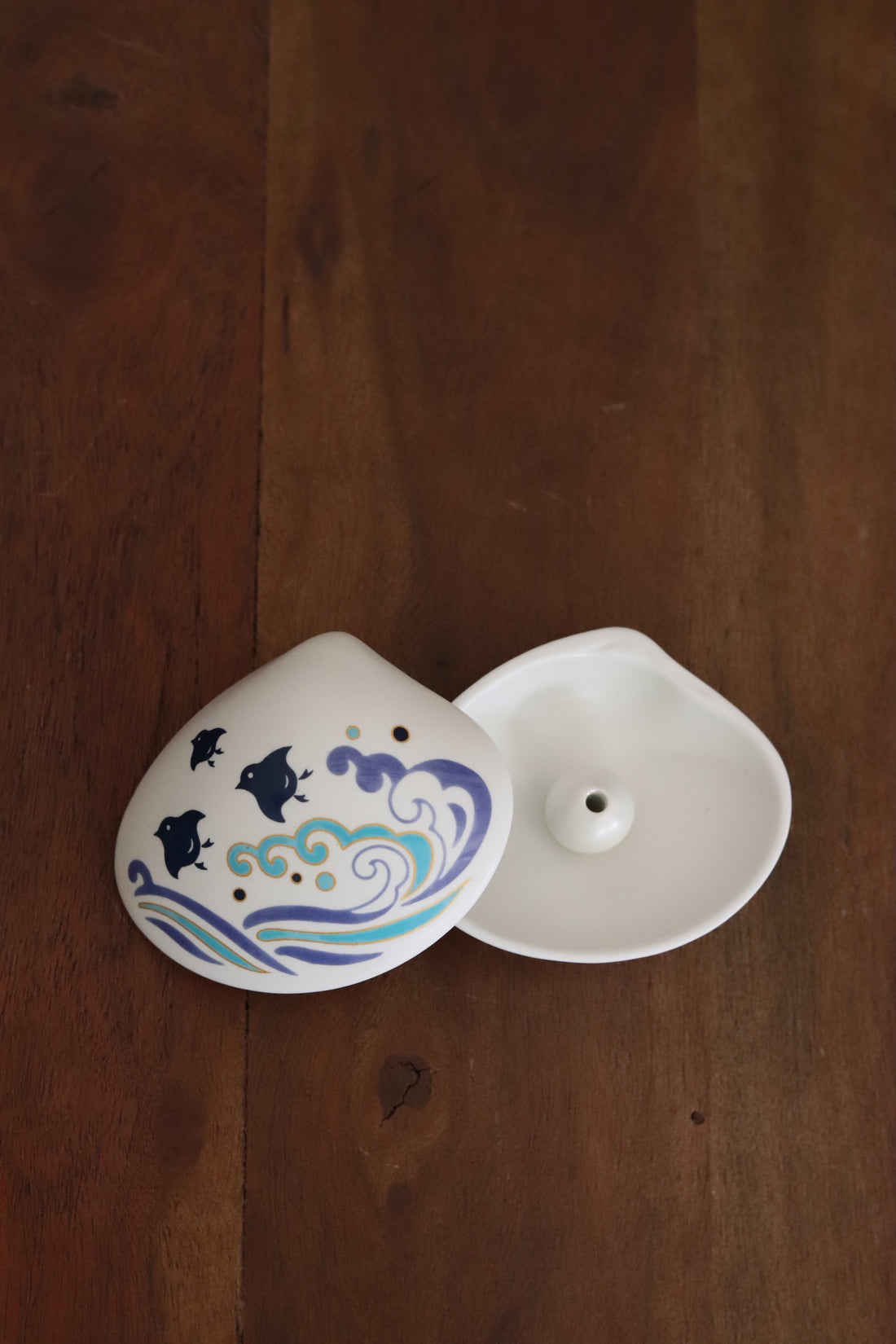 Kousaido Japanese Ceramic Shell Incense Holder