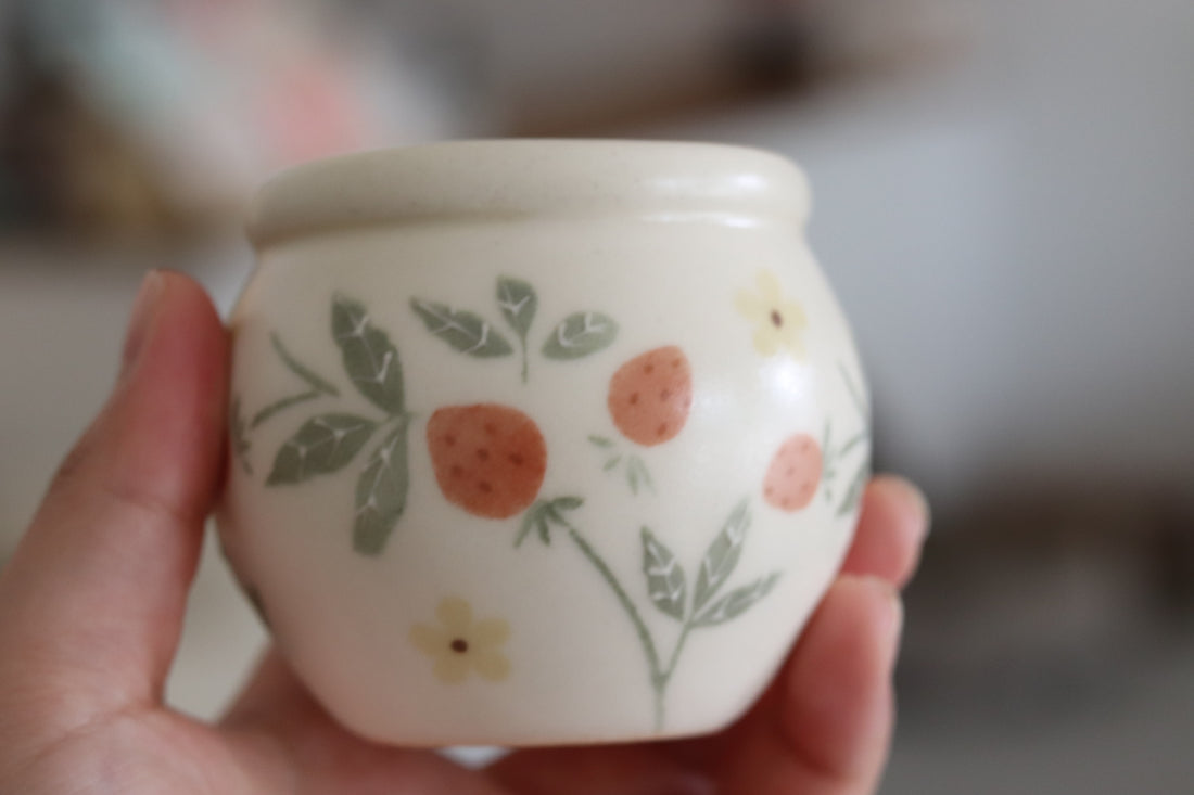 Buncho Pottery Mini Strawberry Vase