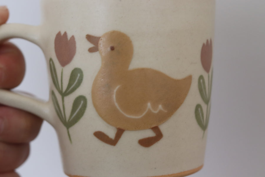 Buncho Pottery Duck w Tulip Mug