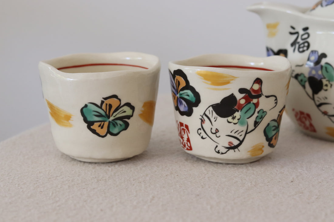 Gift Set- Yudachigama Hand-Painted Tea Pot With Tea cups