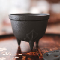 IWACHU Iron "Korosu" Flower Petal Incense Burner