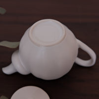 Kasumi Fujimura White Ceramic tea pot(tyatubo)