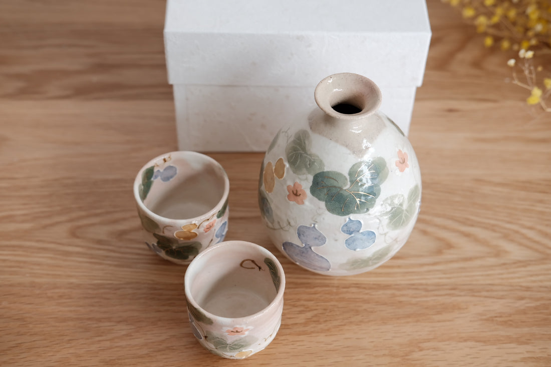 Kiyomizu Ware Sake Set - Flower and Six Gourds