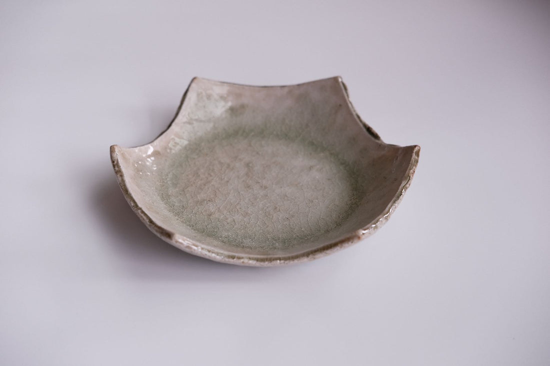 Plate Ash Glaze - Japanese artist Kei Kawachi 河内啓