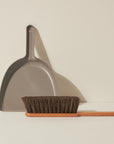 Iris Hantverk Dustpan & Brush Set