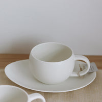 日本制白色陶瓷SALIU 咖啡/茶杯碟
