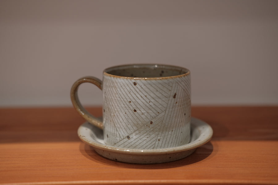 Cool Banana陶瓷手作咖啡杯碟套 - 细斜线