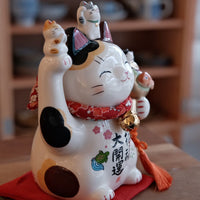 Maneki Neko- The lucky cats of Japan