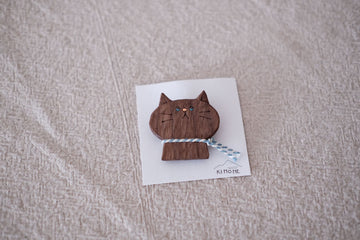 Black cat brooch - By Japanese artist Kinone